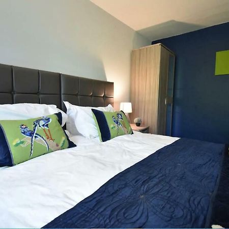 3-Bedroom Comfy Home In Solihull Buitenkant foto