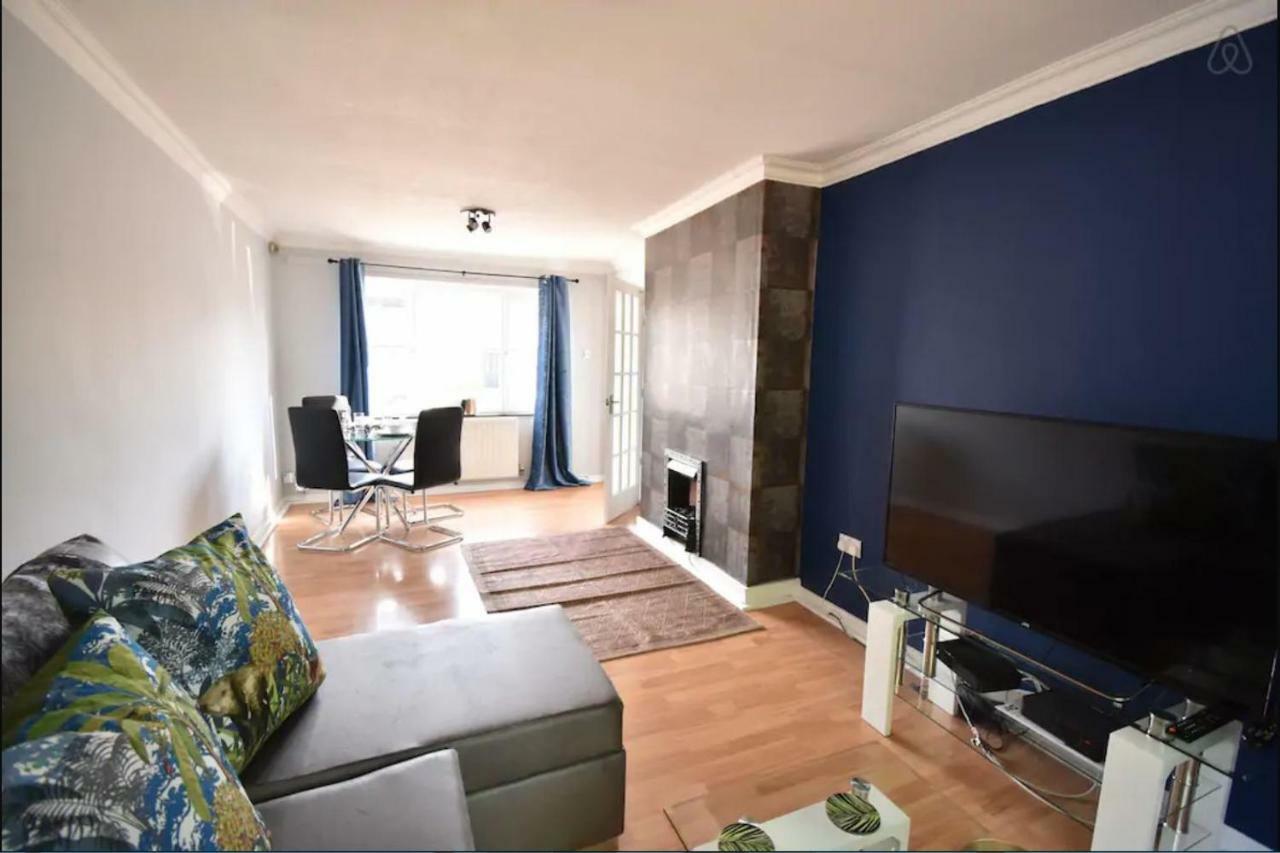3-Bedroom Comfy Home In Solihull Buitenkant foto