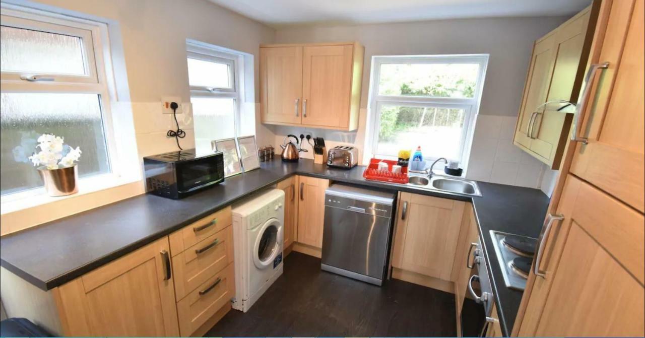 3-Bedroom Comfy Home In Solihull Buitenkant foto