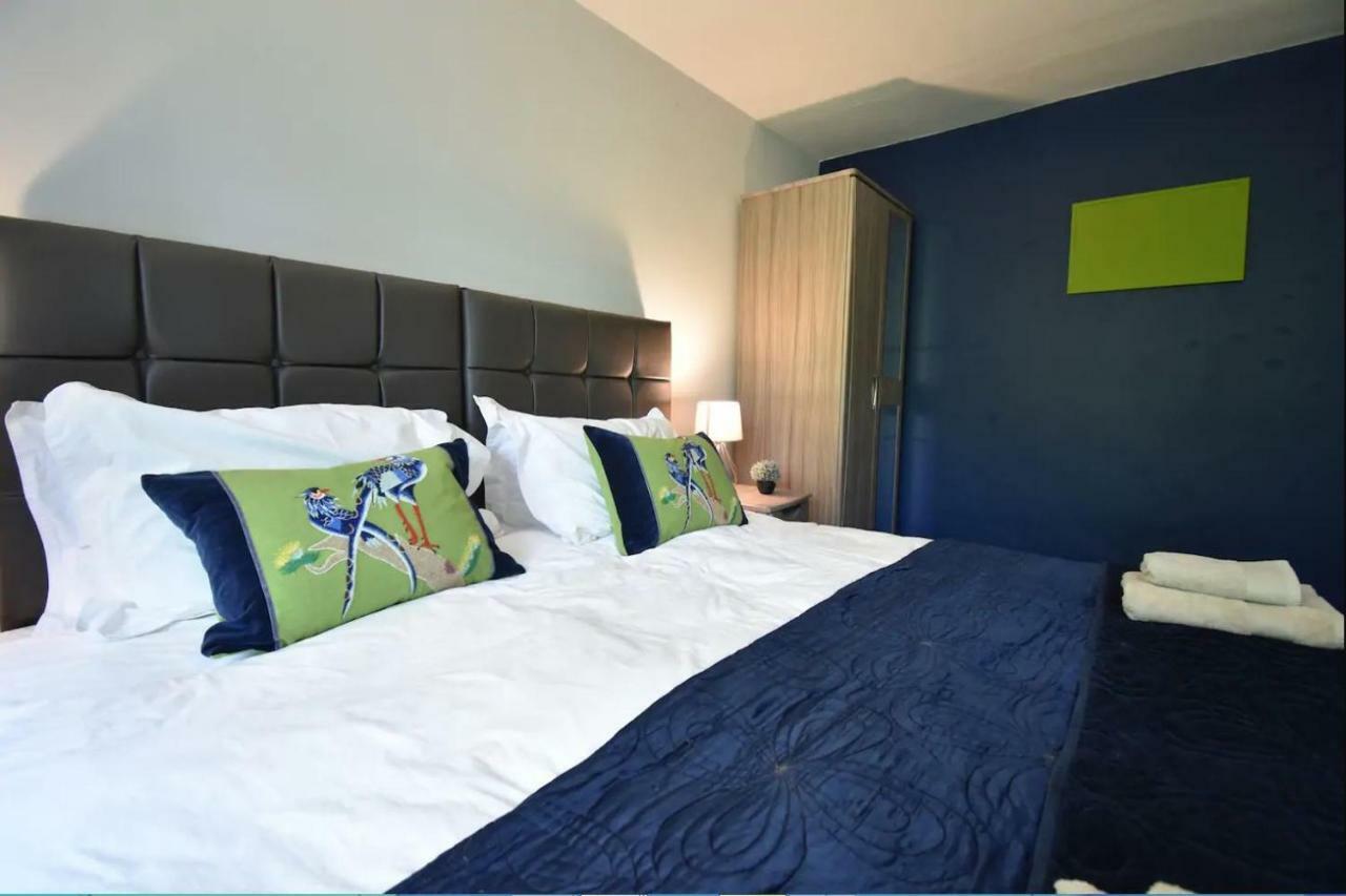 3-Bedroom Comfy Home In Solihull Buitenkant foto